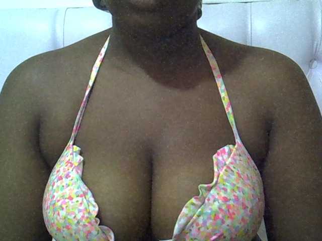 Camilapretty01's BongaCams show and profile