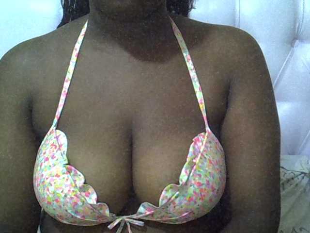 Camilapretty01's BongaCams show and profile