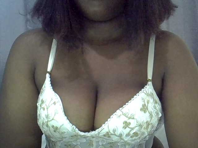 Camilapretty01's BongaCams show and profile