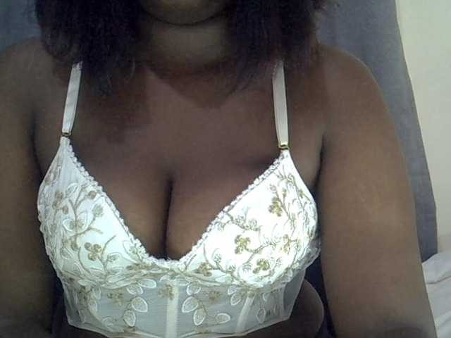 Camilapretty01's BongaCams show and profile