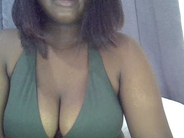 Camilapretty01's BongaCams show and profile