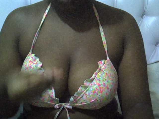 Camilapretty01's BongaCams show and profile