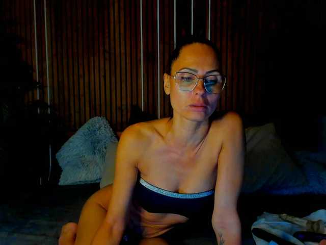  SashaSkyX chat room