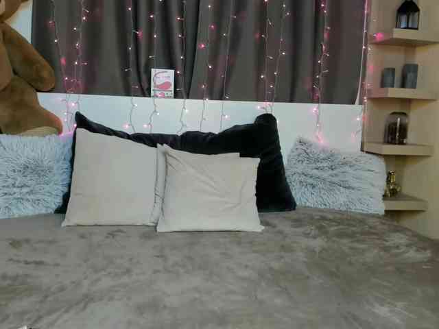 SashaSkyX webcam