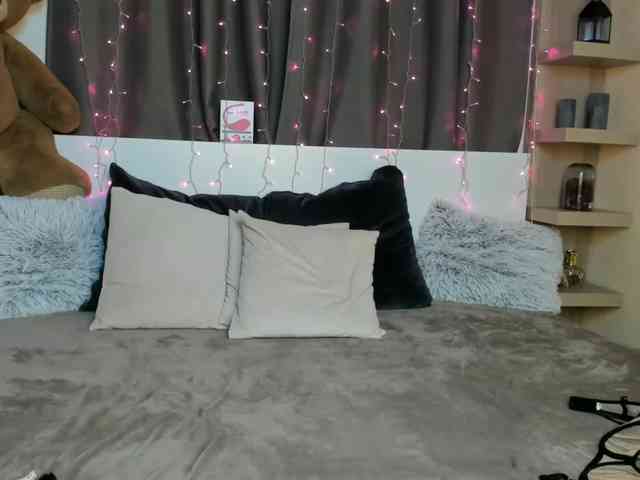 SashaSkyX webcam