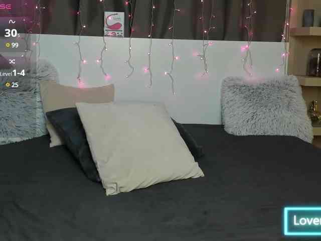 SashaSkyX webcam