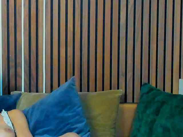 SashaSkyX webcam