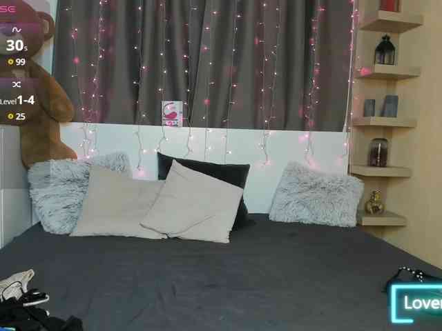 SashaSkyX webcam