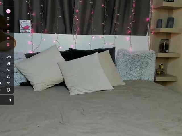 SashaSkyX webcam