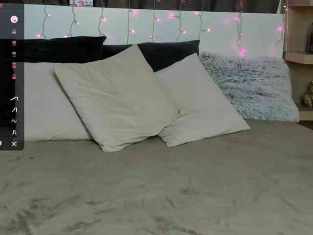 SashaSkyX webcam