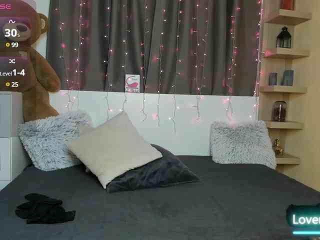 SashaSkyX webcam