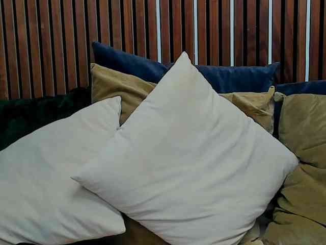 SashaSkyX webcam