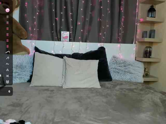 SashaSkyX webcam