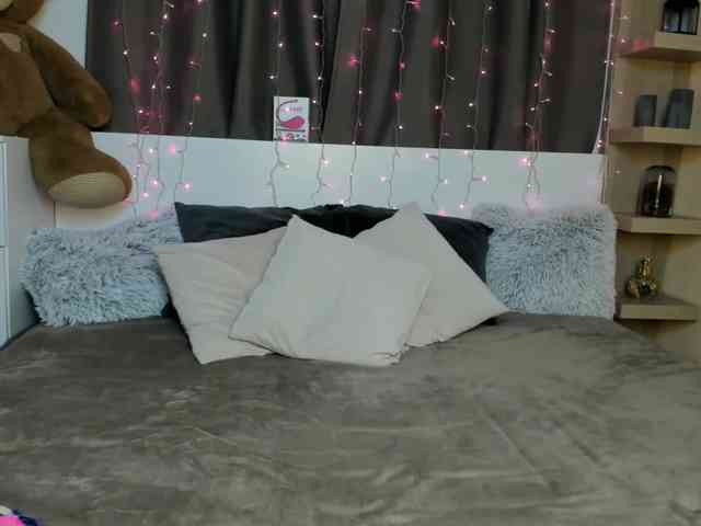 SashaSkyX webcam