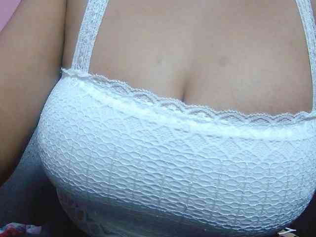 BellaLove webcam