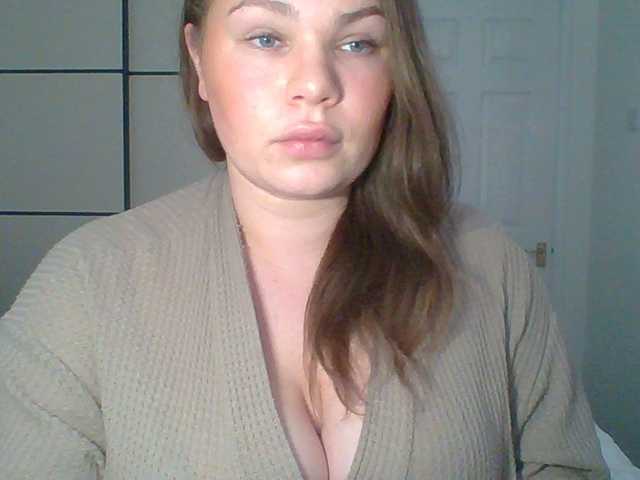 le modèle GEMMARMALADE est en webcam porno dans un show sur le site bongacams, il possède les tags suivants: White/Caucasian,Brunette,Shaved