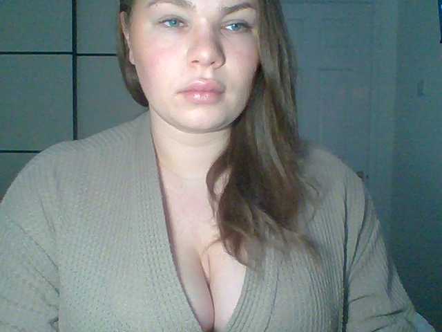 le modèle GEMMARMALADE est en webcam porno dans un show sur le site bongacams, il possède les tags suivants: White/Caucasian,Brunette,Shaved