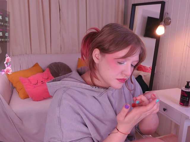 CrazyWine's BongaCams show and profile