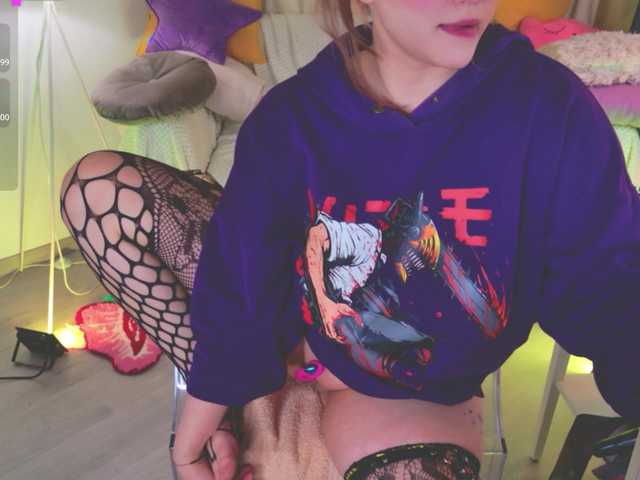 CrazyWine's BongaCams show and profile