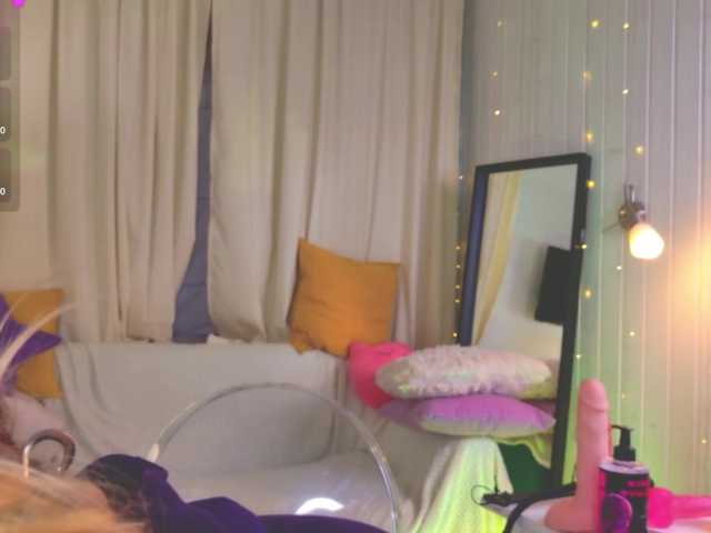 CrazyWine's BongaCams show and profile