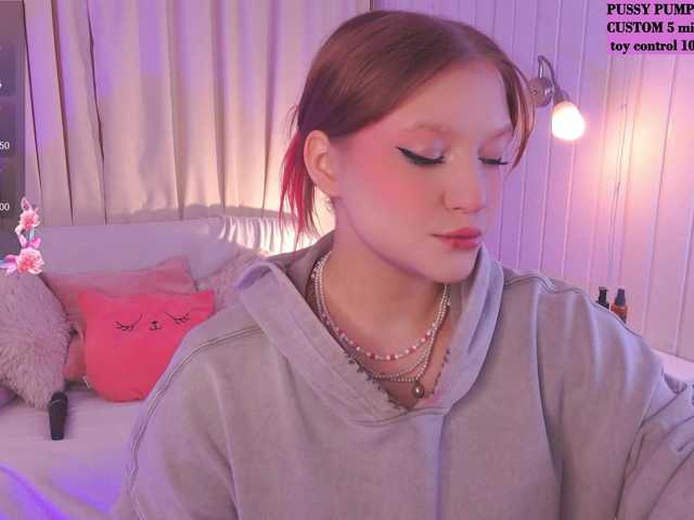 CrazyWine's BongaCams show and profile