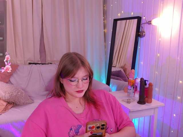 CrazyWine's BongaCams show and profile