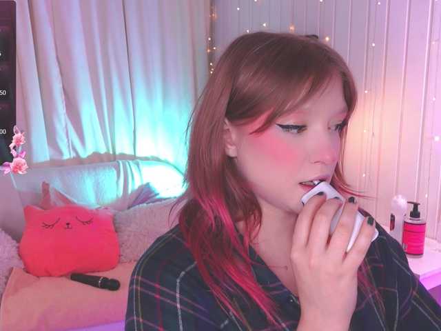 CrazyWine's BongaCams show and profile