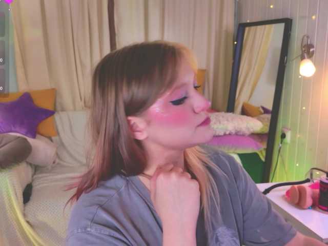 CrazyWine's BongaCams show and profile