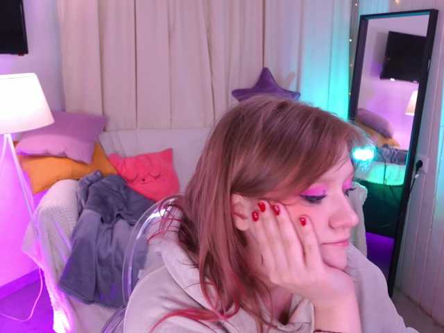 CrazyWine's BongaCams show and profile