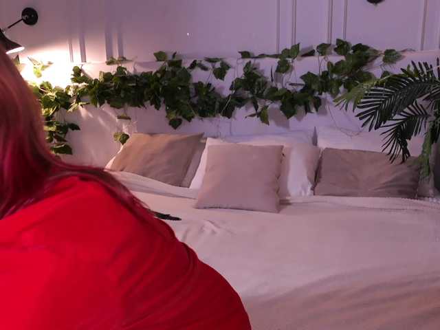 CrazyWine's BongaCams show and profile