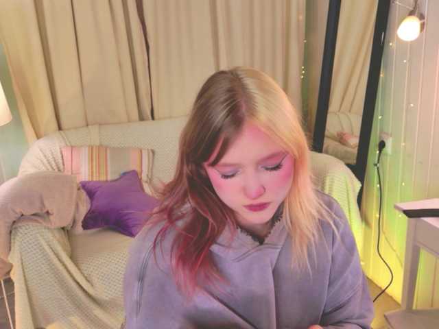 CrazyWine's BongaCams show and profile