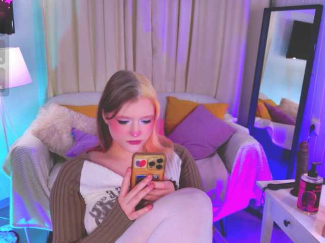 CrazyWine's BongaCams show and profile