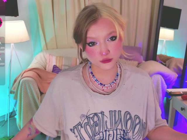 CrazyWine's BongaCams show and profile