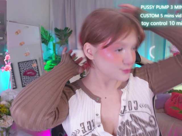 CrazyWine from BongaCams