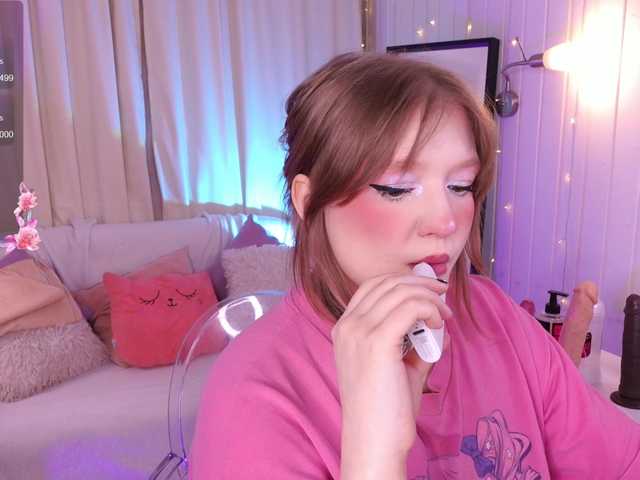 CrazyWine's BongaCams show and profile