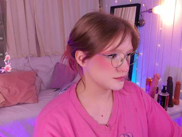 CrazyWine's BongaCams show and profile