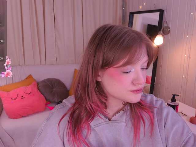 CrazyWine's BongaCams show and profile