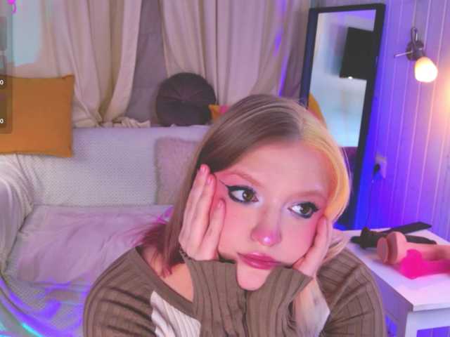 CrazyWine live cam profile