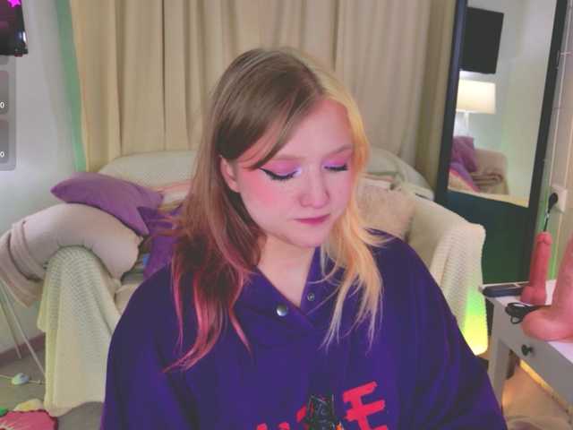 CrazyWine's BongaCams show and profile