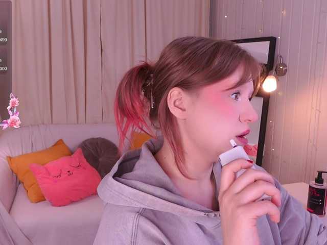 CrazyWine's BongaCams show and profile