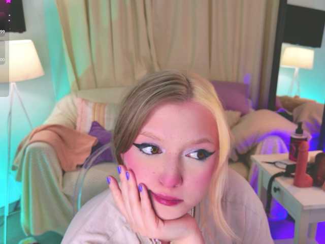 CrazyWine's BongaCams show and profile