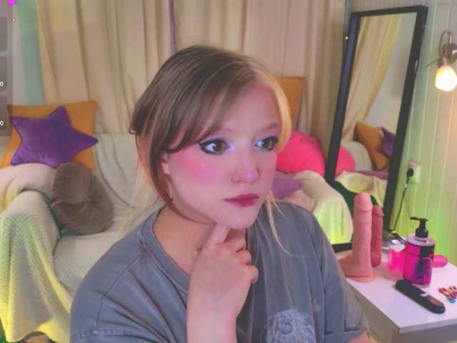 CrazyWine's BongaCams show and profile