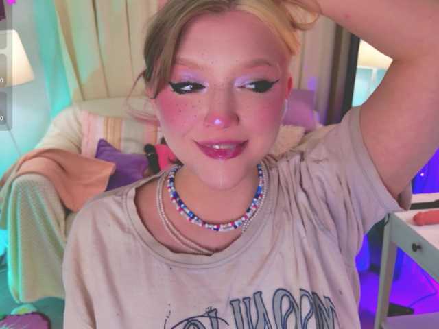 CrazyWine's BongaCams show and profile