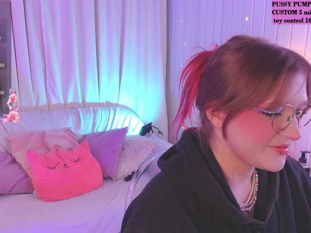 CrazyWine's BongaCams show and profile
