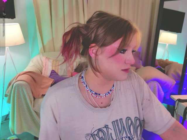 CrazyWine's BongaCams show and profile