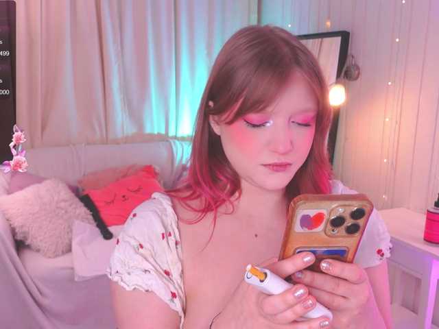 CrazyWine's BongaCams show and profile