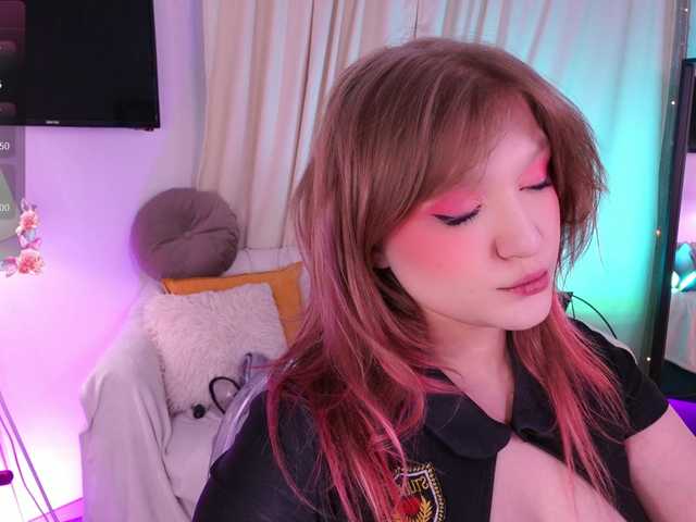 CrazyWine's BongaCams show and profile