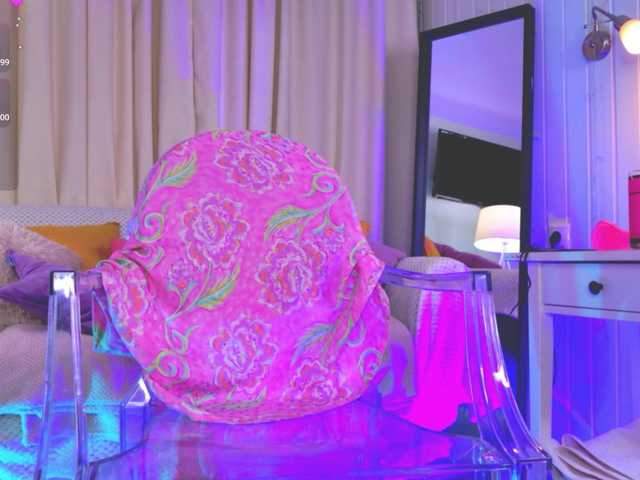 CrazyWine's BongaCams show and profile