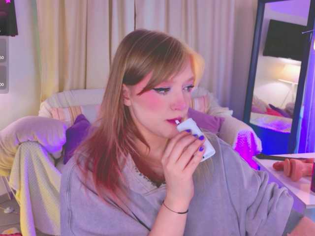 CrazyWine's BongaCams show and profile