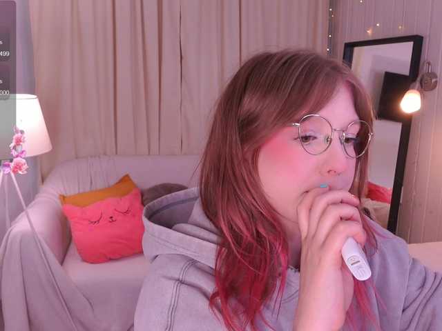 CrazyWine's BongaCams show and profile